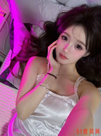 苏州刚玩的小美女口活很棒小穴紧水多
