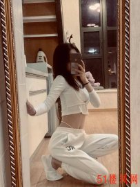 青岛甜美系教主 美妆博主 05年168/80斤 温情脉脉 风情万种