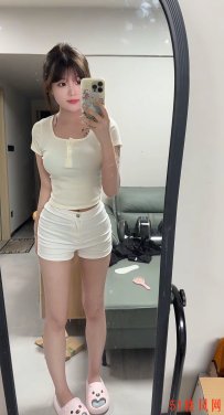 【成都】C奶小妹白嫩水灵泻火佳品